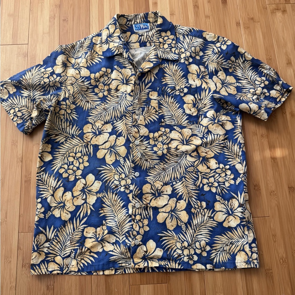 Vintage 9 Wave Blue and Cream Floral Hawaiian Shirt